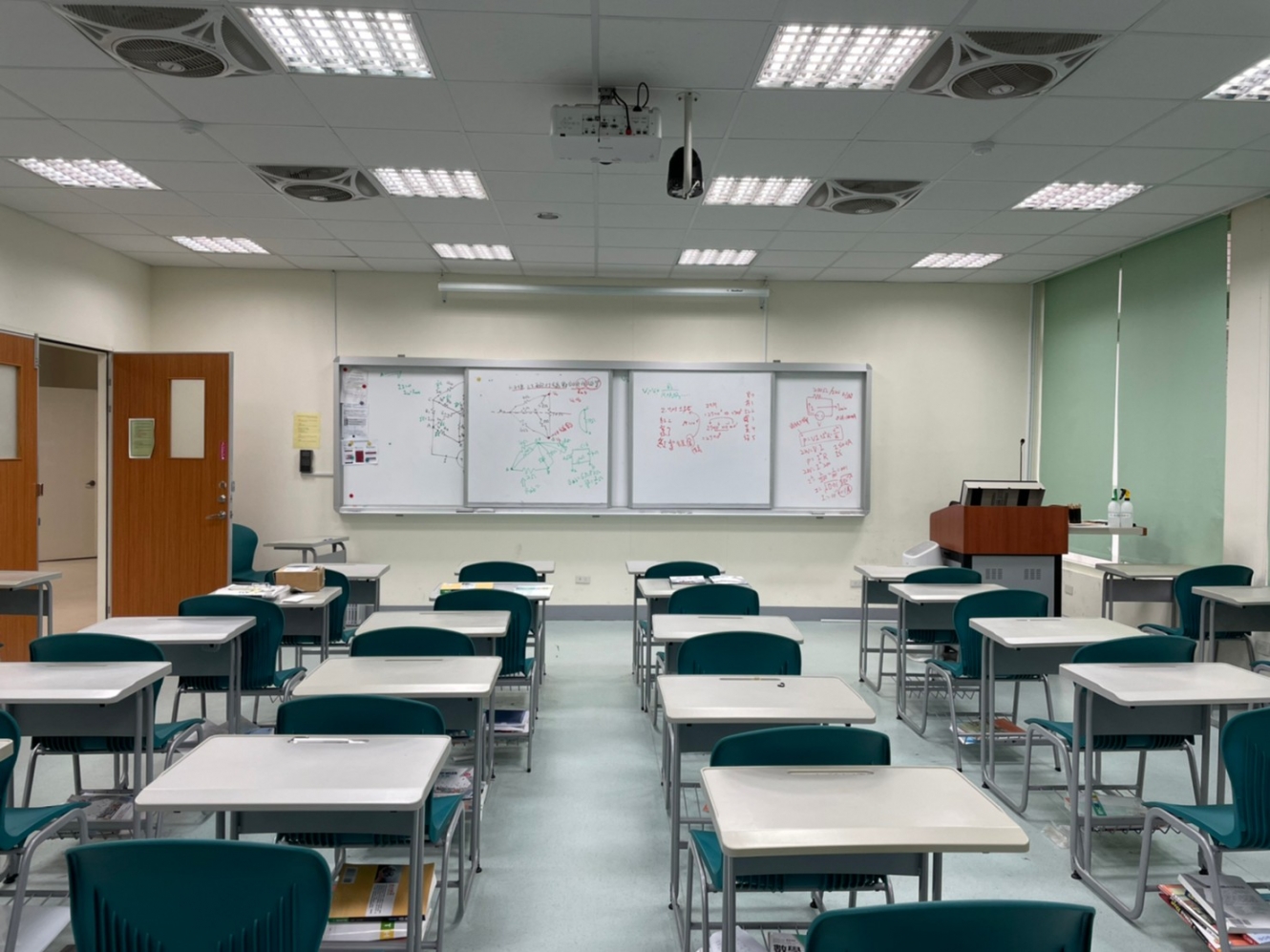 303教室照片
