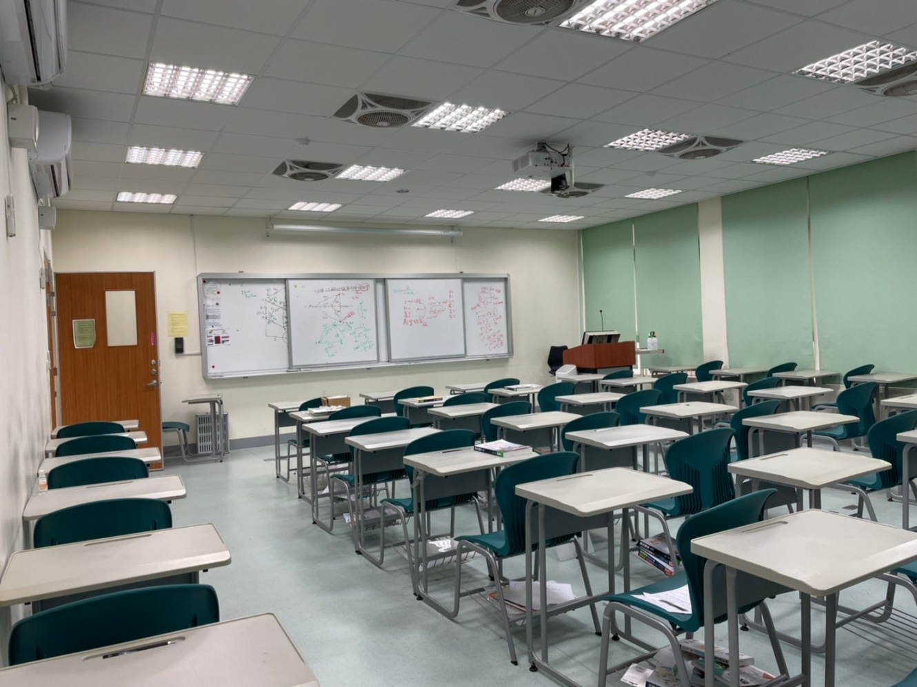303教室照片