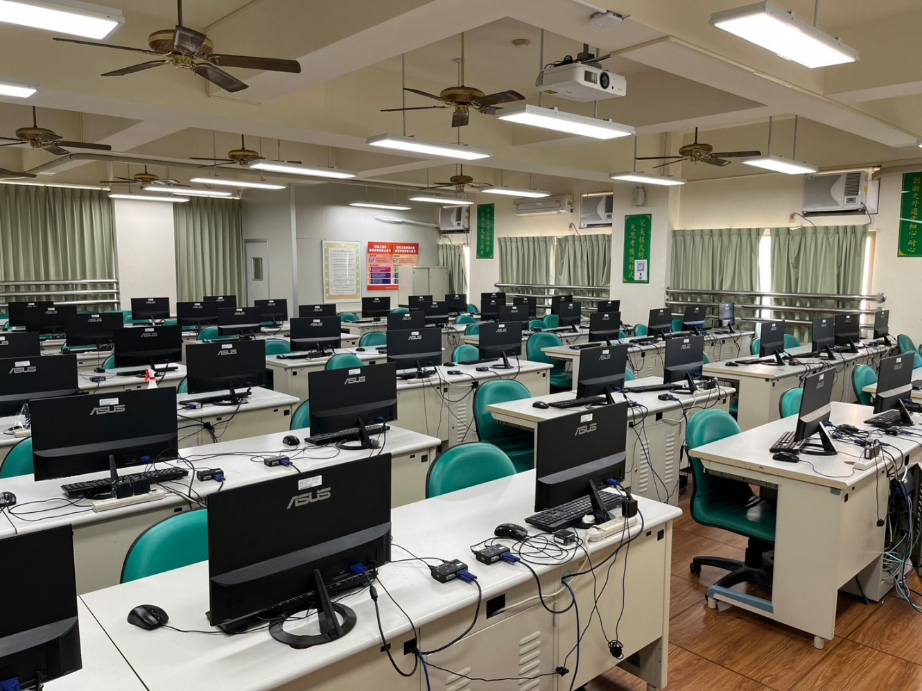 513教室照片