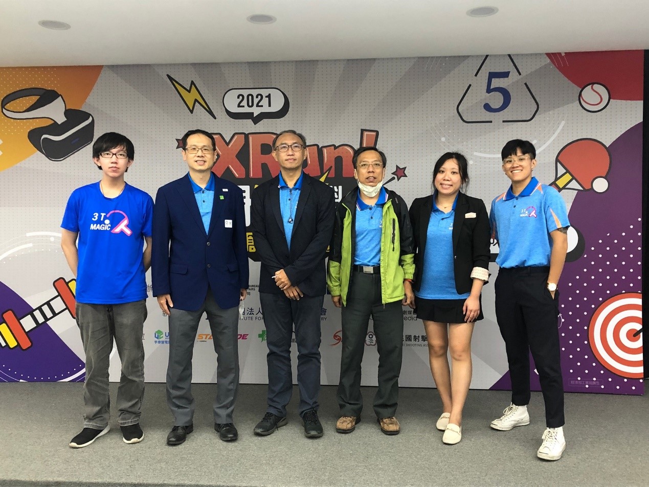 3T Magic魔拍者聯盟團隊成員-資工系許永和老師 (左三)、資工系張景皓同學(左一)